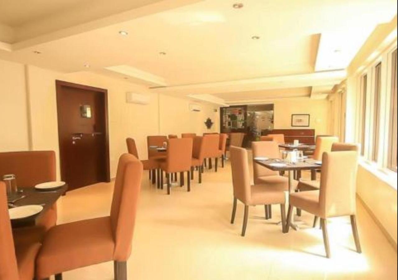 Aliayabiagba Glee Hotel מראה חיצוני תמונה