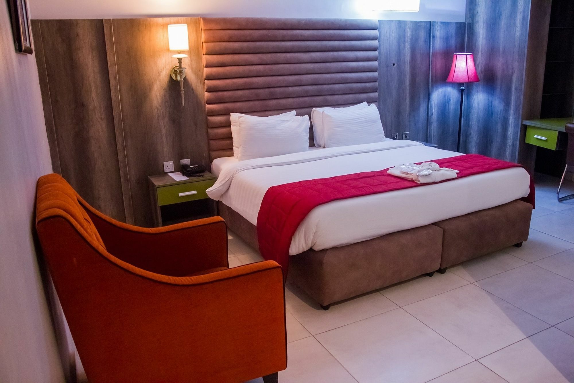 Aliayabiagba Glee Hotel מראה חיצוני תמונה