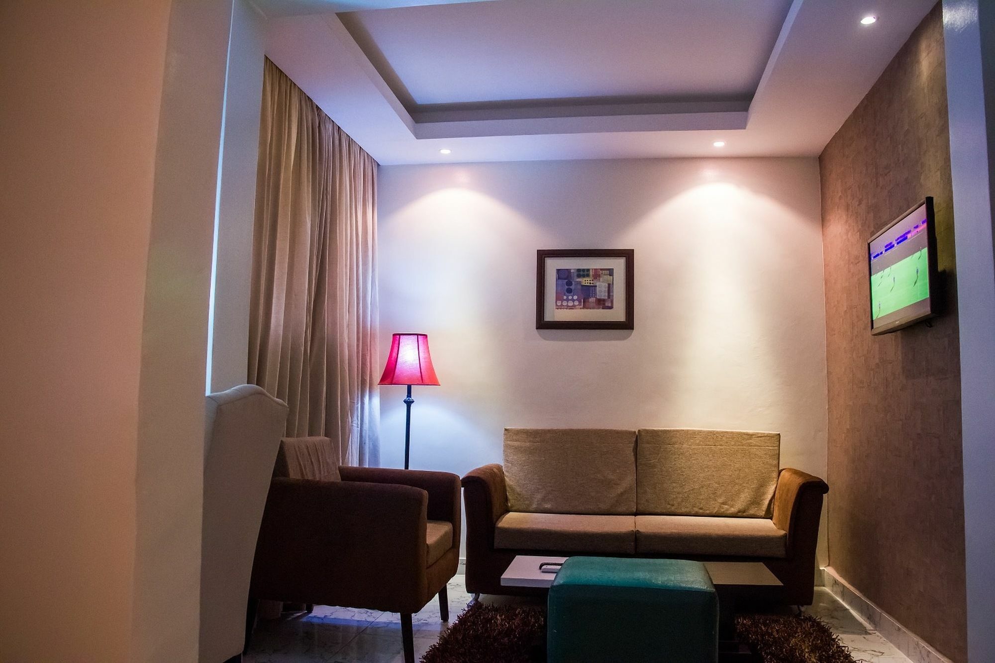 Aliayabiagba Glee Hotel מראה חיצוני תמונה
