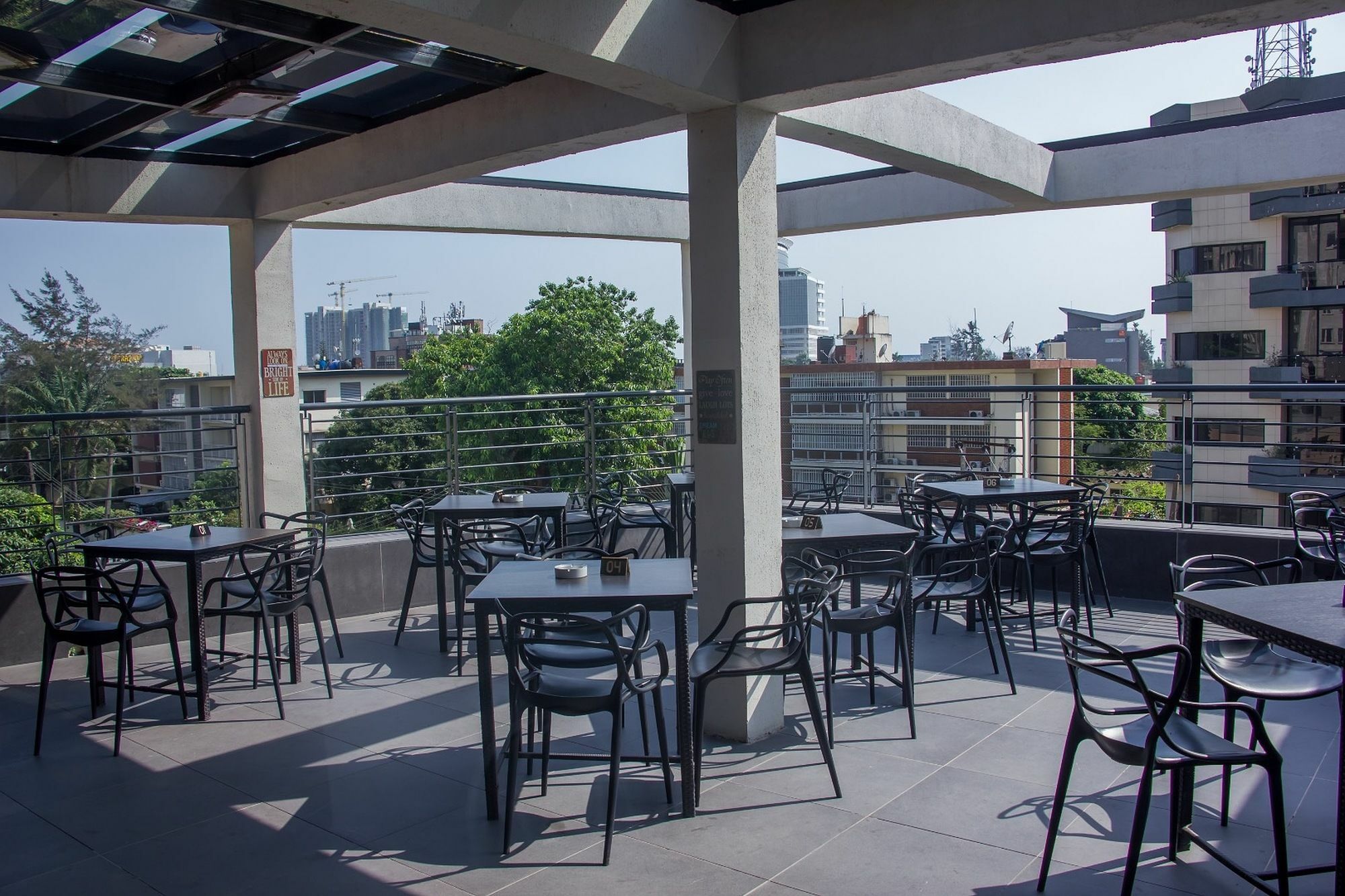 Aliayabiagba Glee Hotel מראה חיצוני תמונה