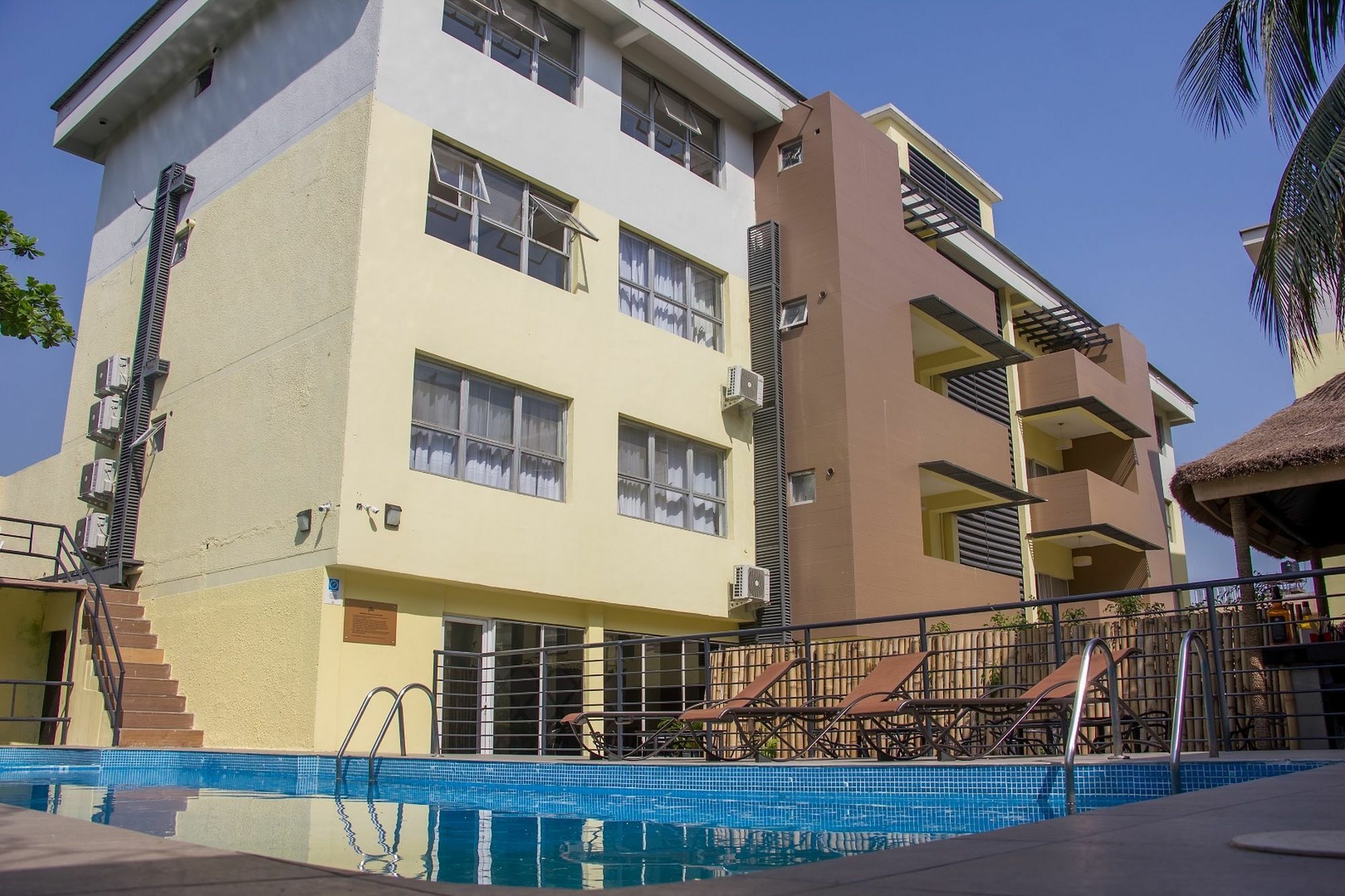 Aliayabiagba Glee Hotel מראה חיצוני תמונה