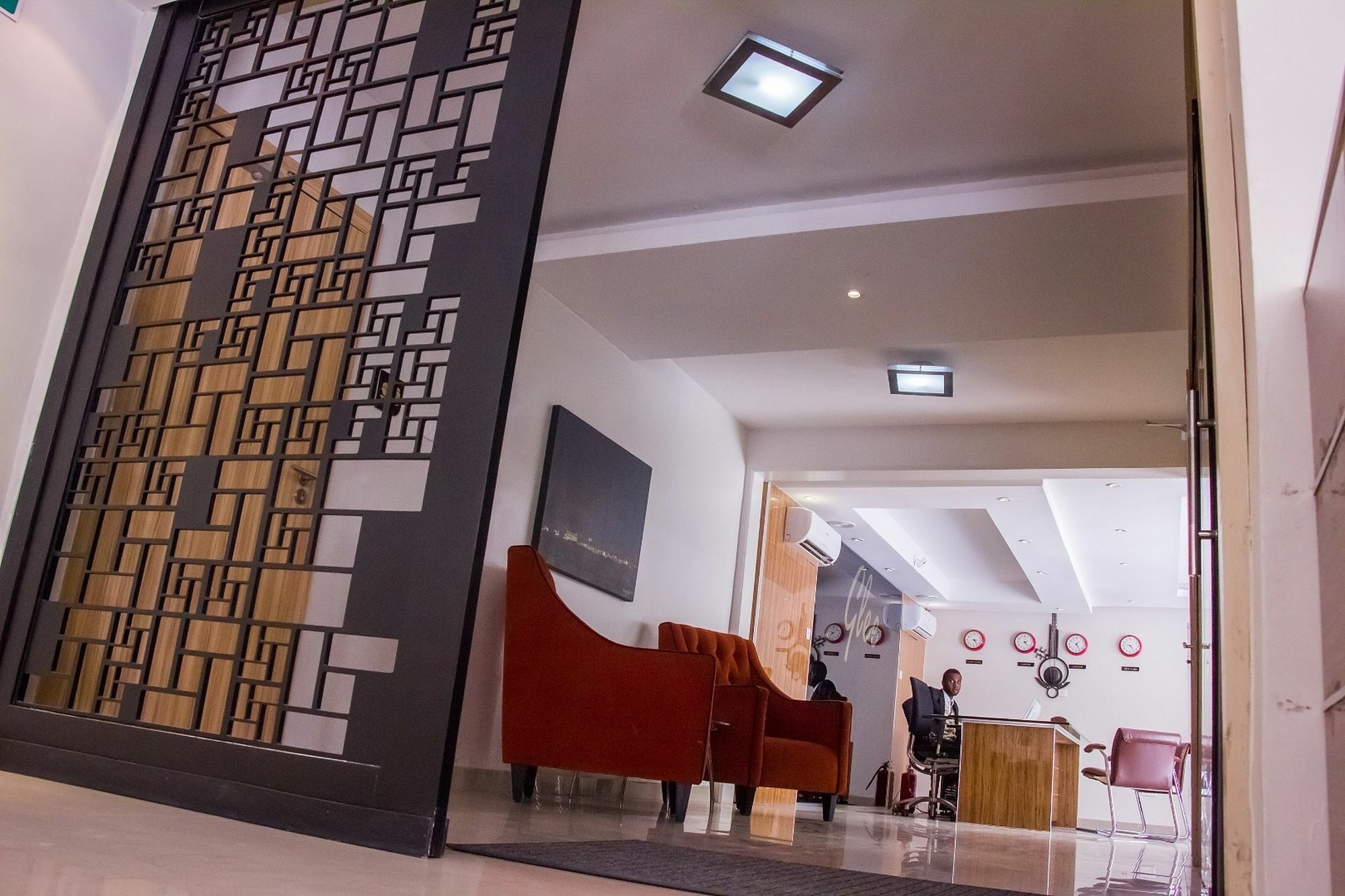 Aliayabiagba Glee Hotel מראה חיצוני תמונה