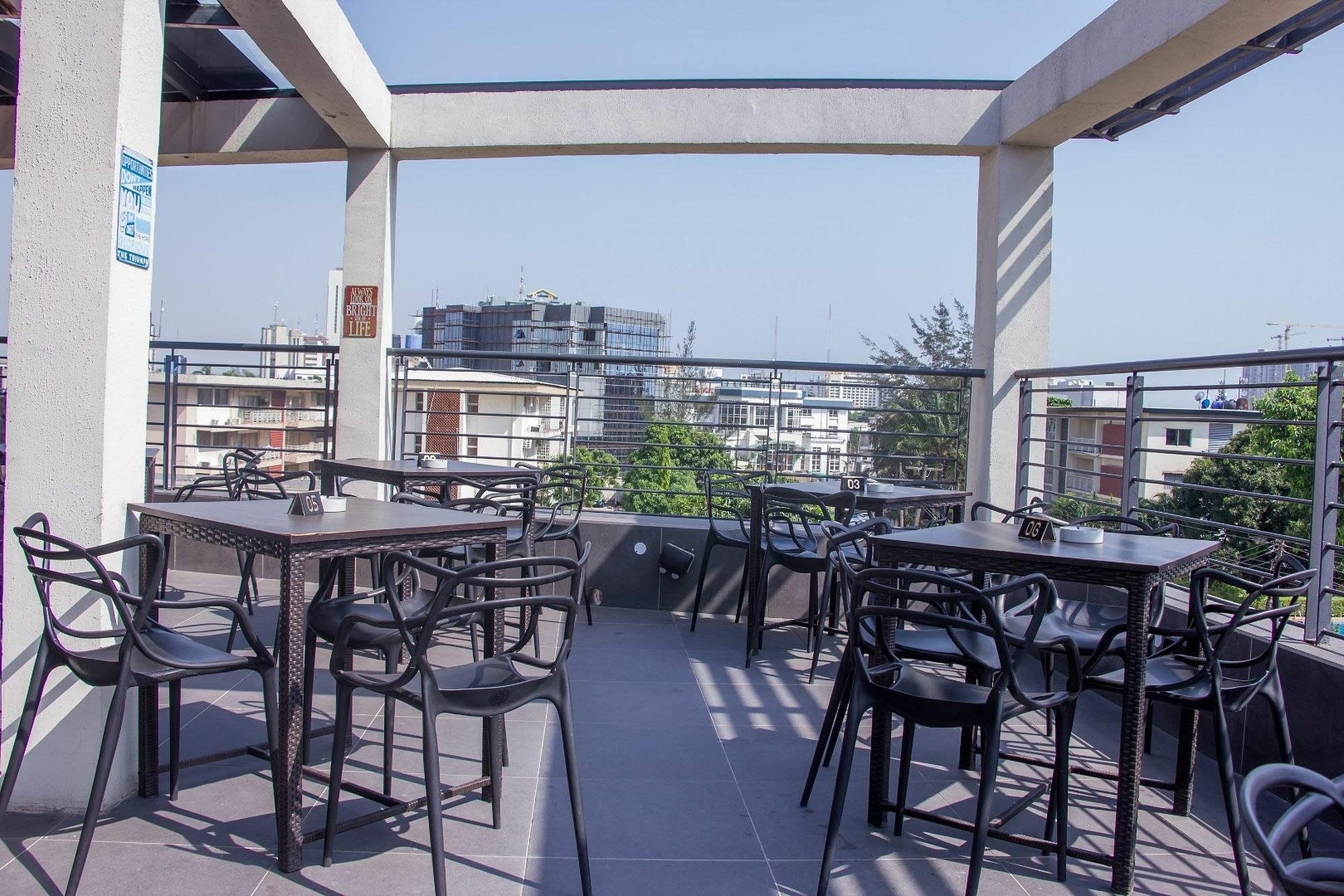 Aliayabiagba Glee Hotel מראה חיצוני תמונה