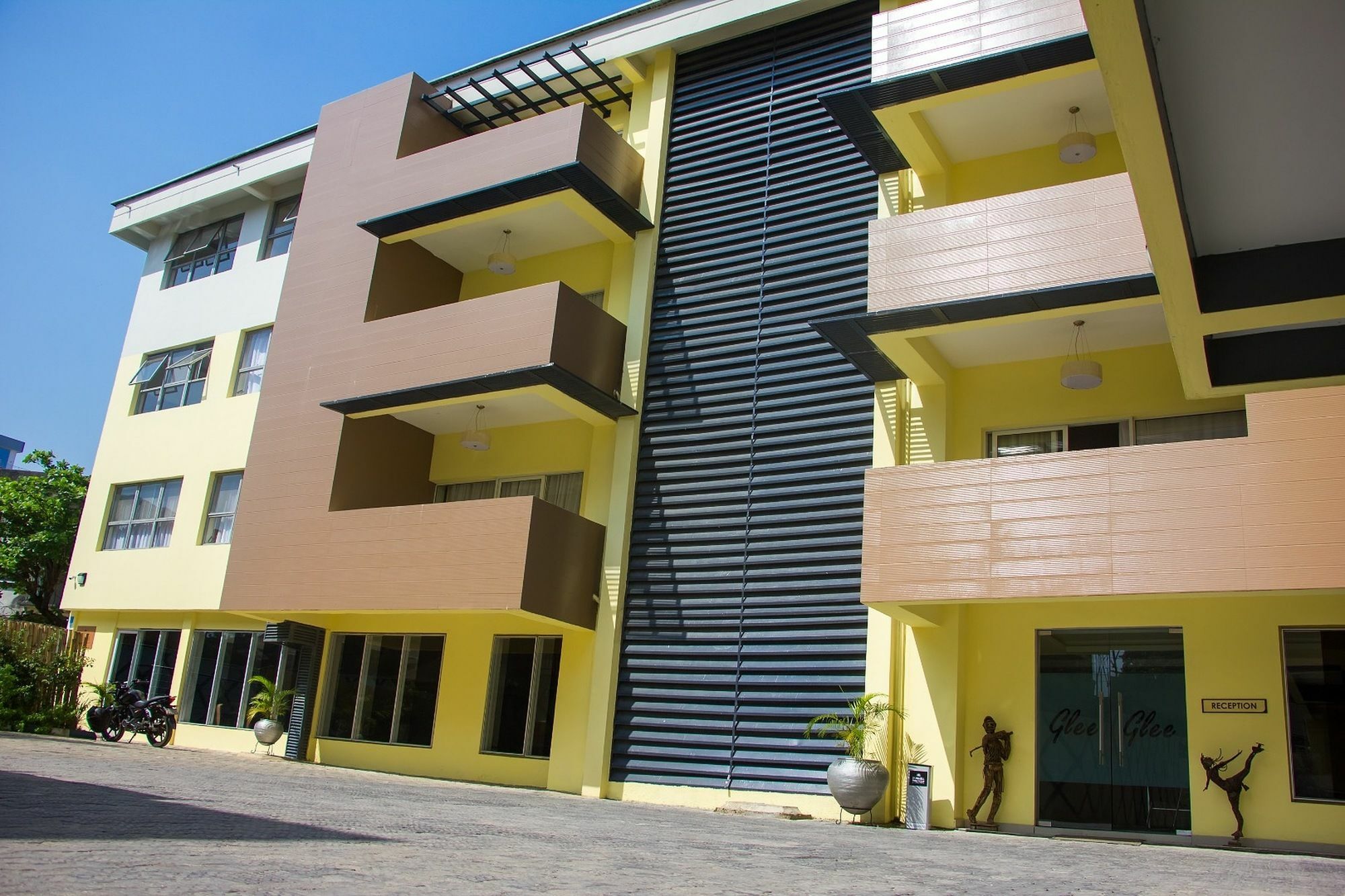 Aliayabiagba Glee Hotel מראה חיצוני תמונה