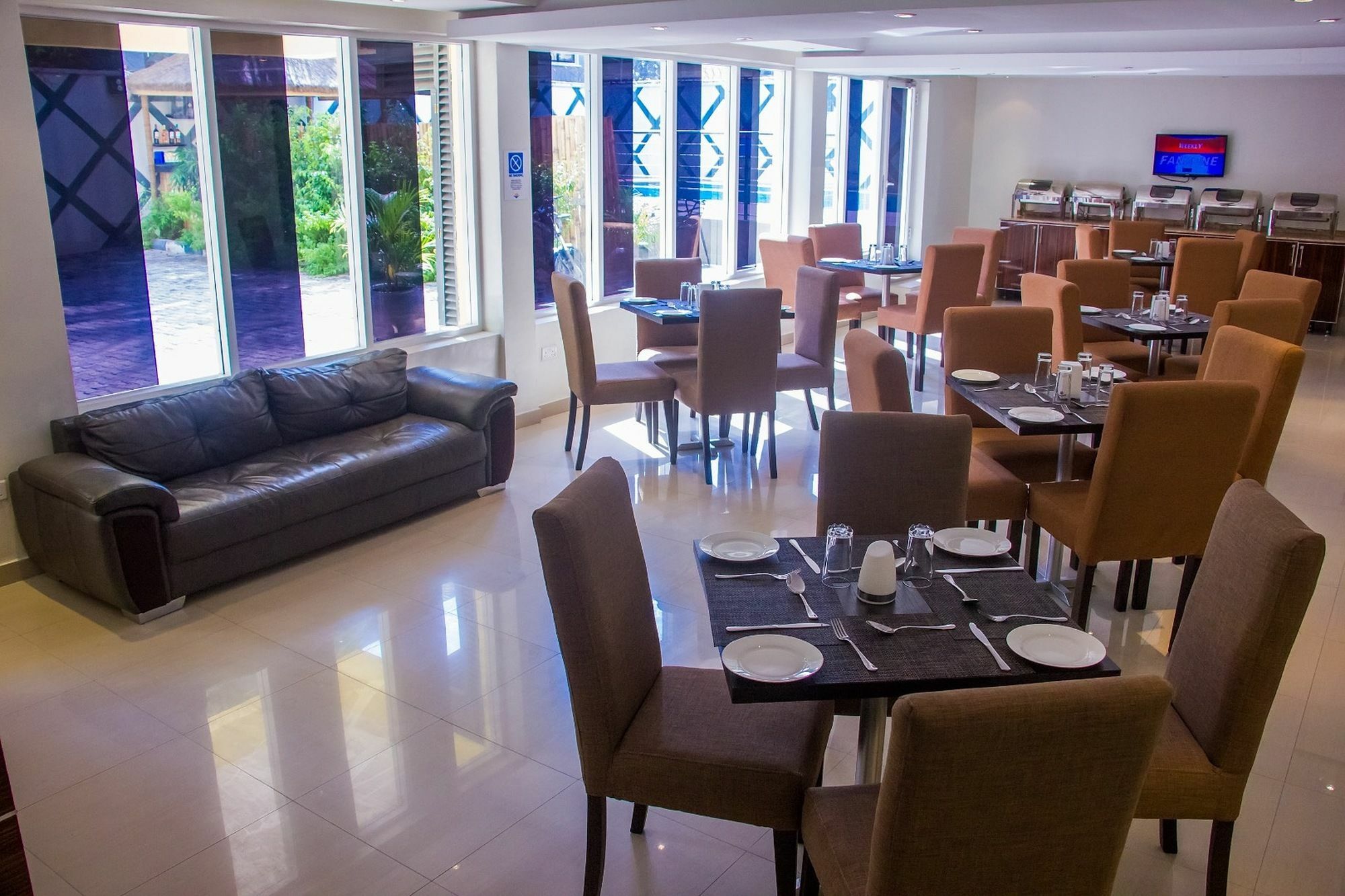 Aliayabiagba Glee Hotel מראה חיצוני תמונה