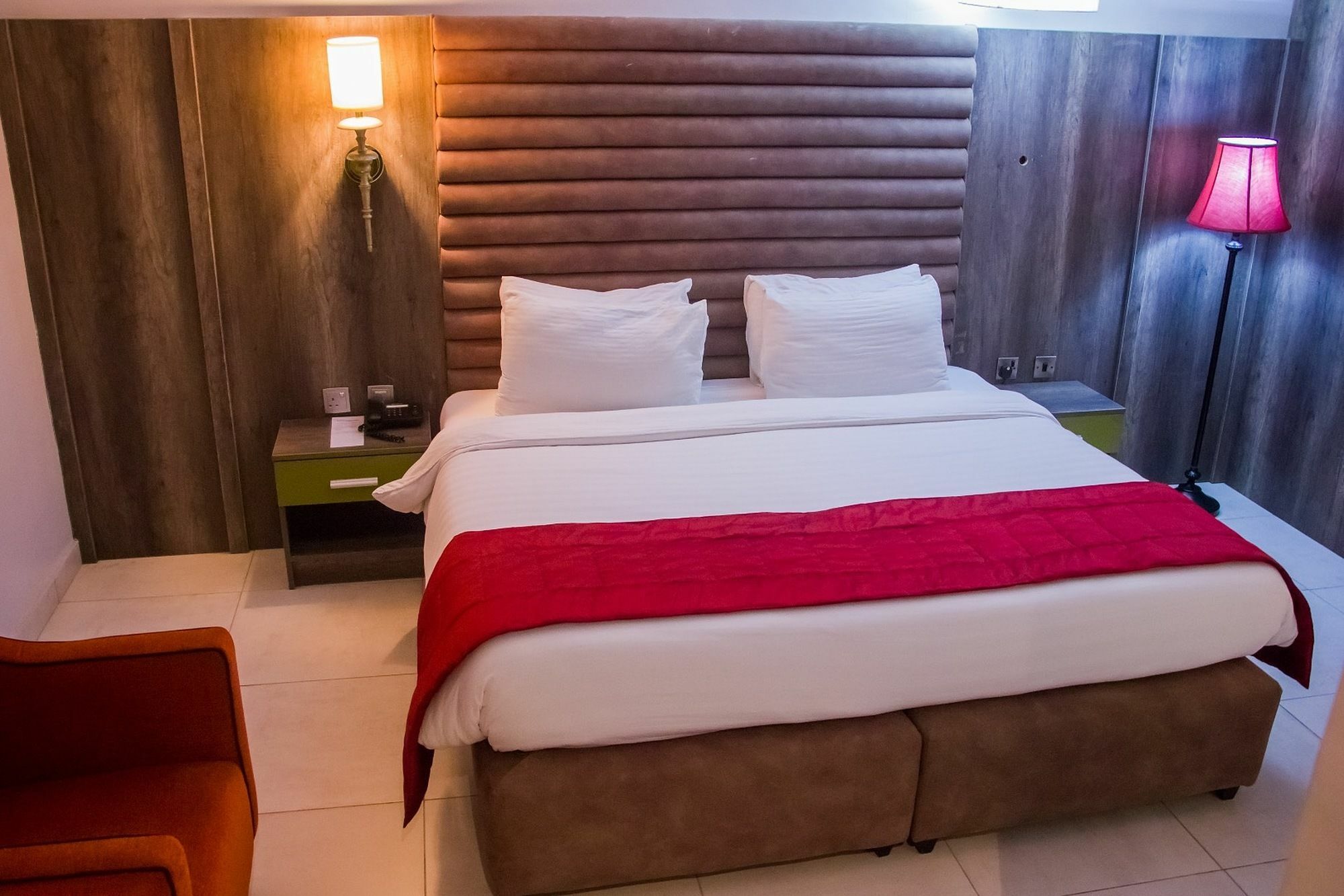 Aliayabiagba Glee Hotel מראה חיצוני תמונה
