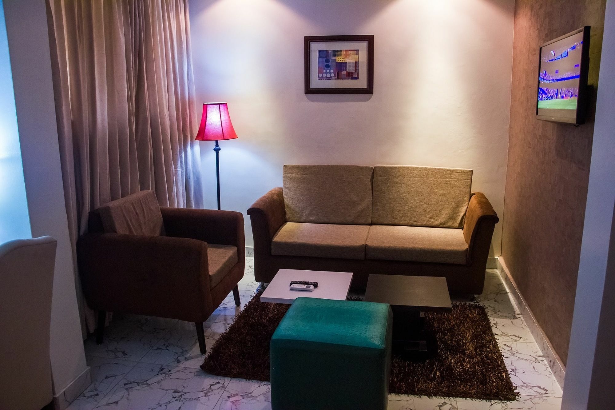 Aliayabiagba Glee Hotel מראה חיצוני תמונה
